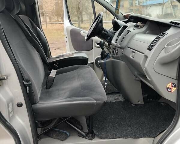 Сірий Рено Трафік, об'ємом двигуна 2 л та пробігом 450 тис. км за 10999 $, фото 6 на Automoto.ua