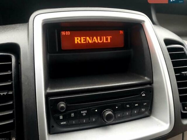 Серый Рено Трафик, объемом двигателя 2.5 л и пробегом 302 тыс. км за 12850 $, фото 88 на Automoto.ua