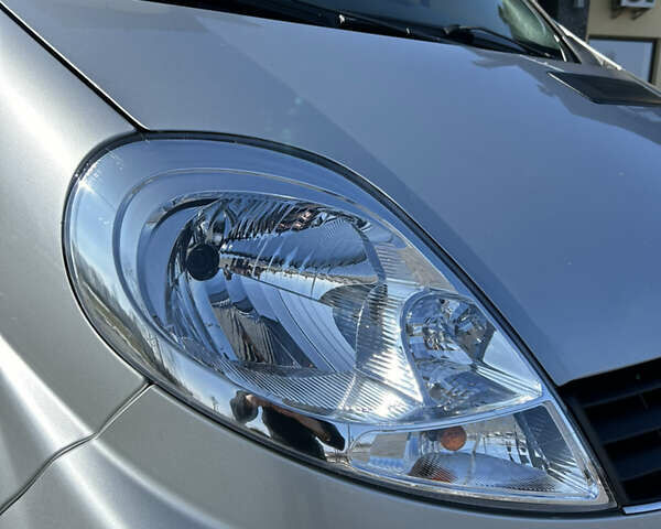 Серый Рено Трафик, объемом двигателя 2 л и пробегом 218 тыс. км за 14999 $, фото 21 на Automoto.ua