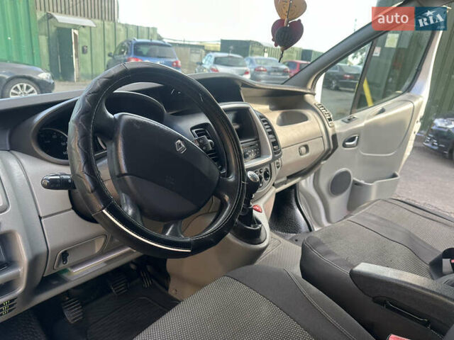 Серый Рено Трафик, объемом двигателя 2.46 л и пробегом 314 тыс. км за 12700 $, фото 8 на Automoto.ua