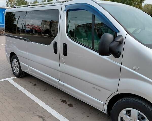 Серый Рено Трафик, объемом двигателя 2 л и пробегом 320 тыс. км за 12600 $, фото 4 на Automoto.ua