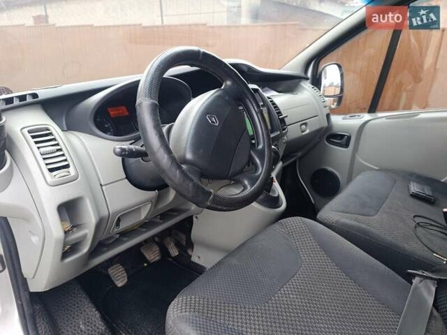 Серый Рено Трафик, объемом двигателя 2 л и пробегом 284 тыс. км за 12300 $, фото 9 на Automoto.ua
