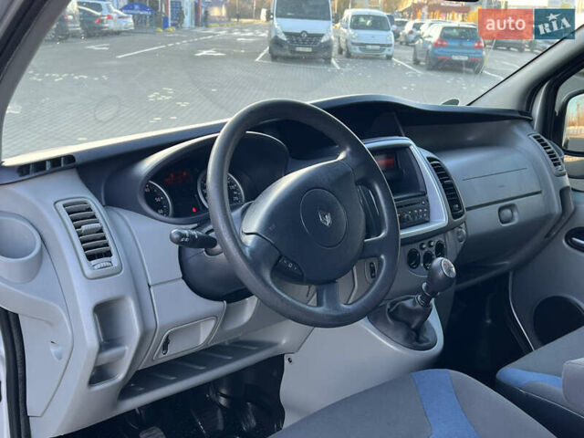 Серый Рено Трафик, объемом двигателя 2 л и пробегом 268 тыс. км за 14200 $, фото 42 на Automoto.ua