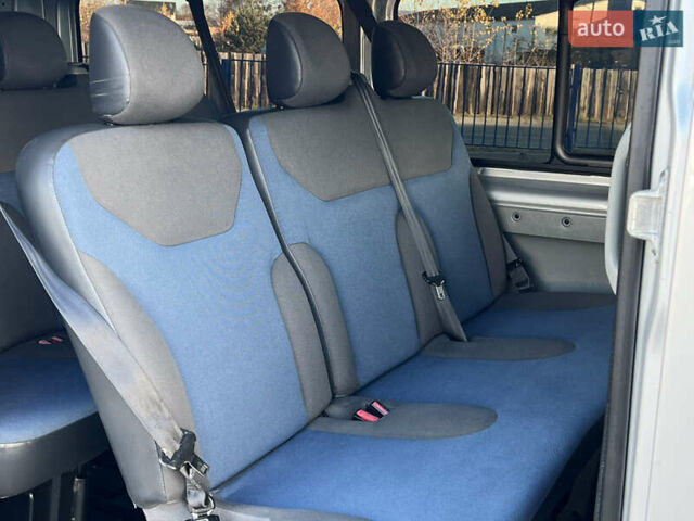 Серый Рено Трафик, объемом двигателя 2 л и пробегом 268 тыс. км за 14200 $, фото 56 на Automoto.ua