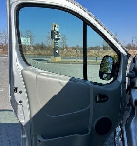 Серый Рено Трафик, объемом двигателя 2 л и пробегом 218 тыс. км за 14499 $, фото 68 на Automoto.ua