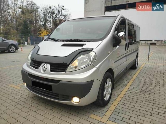 Серый Рено Трафик, объемом двигателя 2.5 л и пробегом 303 тыс. км за 12600 $, фото 4 на Automoto.ua