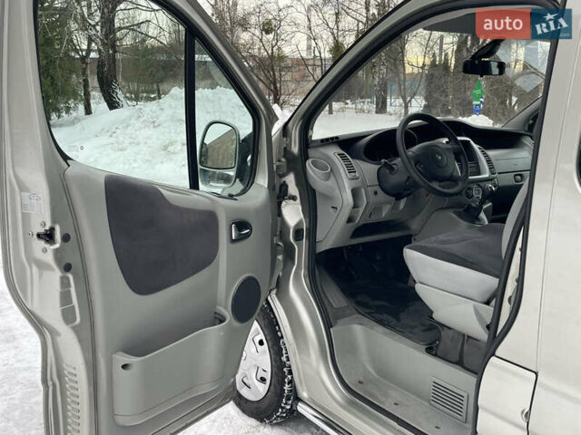 Сірий Рено Трафік, об'ємом двигуна 2 л та пробігом 285 тис. км за 14999 $, фото 23 на Automoto.ua