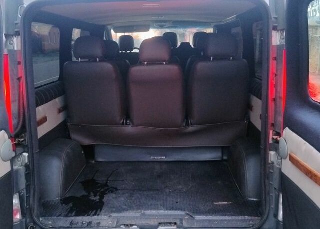 Серый Рено Трафик, объемом двигателя 2 л и пробегом 390 тыс. км за 11500 $, фото 6 на Automoto.ua