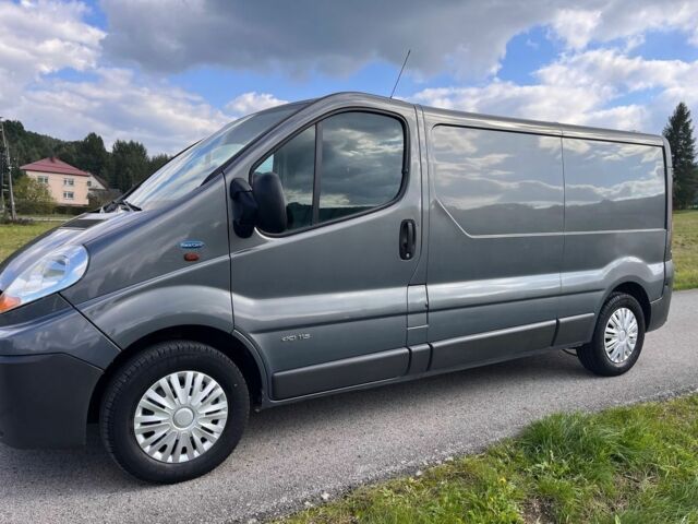 Сірий Рено Трафік, об'ємом двигуна 2 л та пробігом 318 тис. км за 7600 $, фото 4 на Automoto.ua