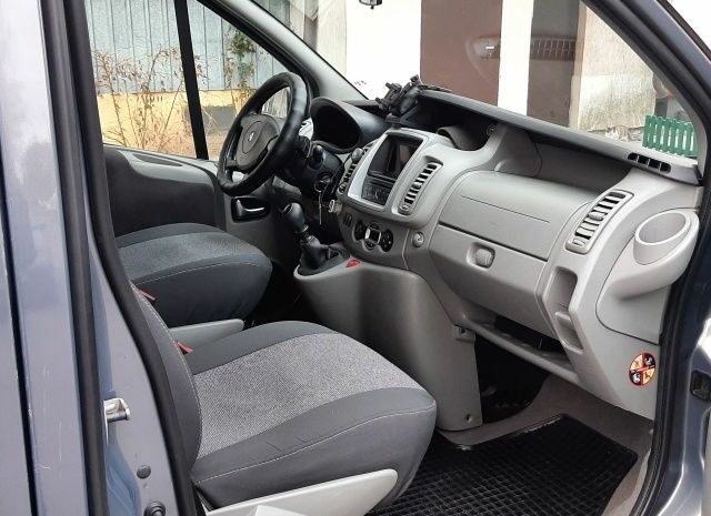 Сірий Рено Трафік, об'ємом двигуна 2 л та пробігом 385 тис. км за 275 $, фото 4 на Automoto.ua