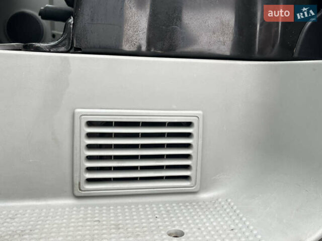 Сірий Рено Трафік, об'ємом двигуна 2 л та пробігом 285 тис. км за 14999 $, фото 35 на Automoto.ua