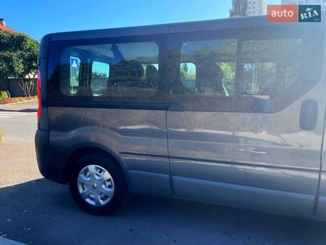 Серый Рено Трафик, объемом двигателя 2 л и пробегом 203 тыс. км за 12300 $, фото 4 на Automoto.ua