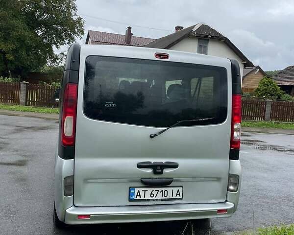 Сірий Рено Трафік, об'ємом двигуна 2 л та пробігом 311 тис. км за 9999 $, фото 2 на Automoto.ua