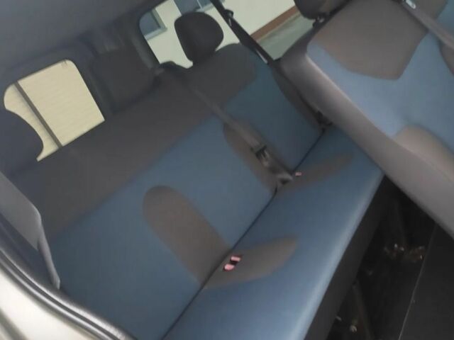 Серый Рено Трафик, объемом двигателя 2 л и пробегом 160 тыс. км за 7900 $, фото 9 на Automoto.ua