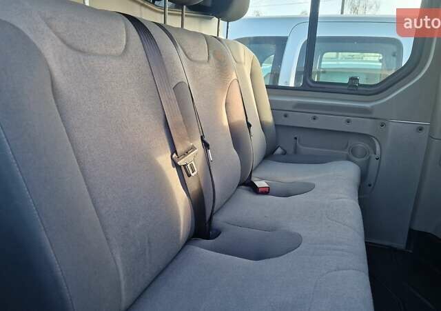 Серый Рено Трафик, объемом двигателя 2.5 л и пробегом 196 тыс. км за 14900 $, фото 3 на Automoto.ua