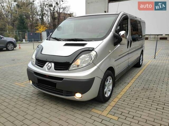 Серый Рено Трафик, объемом двигателя 2.5 л и пробегом 303 тыс. км за 12600 $, фото 29 на Automoto.ua