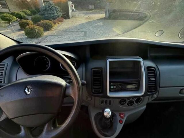 Серый Рено Трафик, объемом двигателя 2 л и пробегом 202 тыс. км за 7800 $, фото 9 на Automoto.ua
