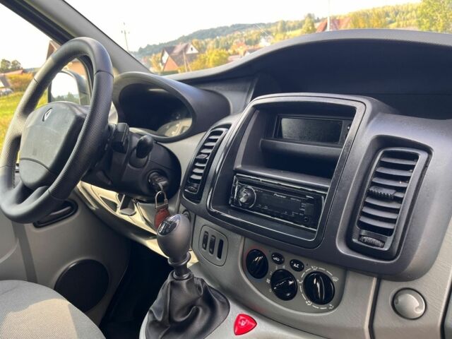 Сірий Рено Трафік, об'ємом двигуна 2 л та пробігом 318 тис. км за 7600 $, фото 11 на Automoto.ua