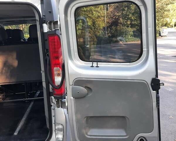 Серый Рено Трафик, объемом двигателя 2 л и пробегом 359 тыс. км за 12950 $, фото 41 на Automoto.ua