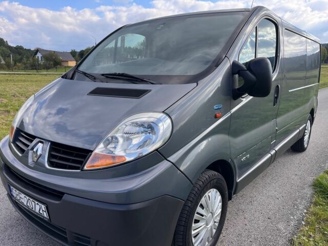 Сірий Рено Трафік, об'ємом двигуна 2 л та пробігом 318 тис. км за 7600 $, фото 1 на Automoto.ua