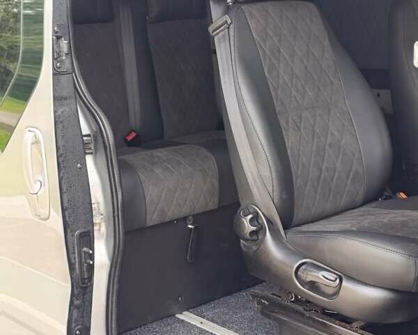 Сірий Рено Трафік, об'ємом двигуна 2 л та пробігом 283 тис. км за 13800 $, фото 2 на Automoto.ua