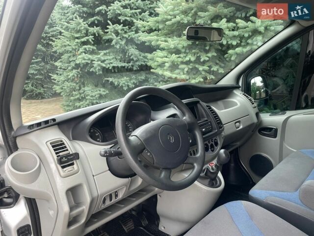 Сірий Рено Трафік, об'ємом двигуна 2 л та пробігом 99 тис. км за 13800 $, фото 18 на Automoto.ua