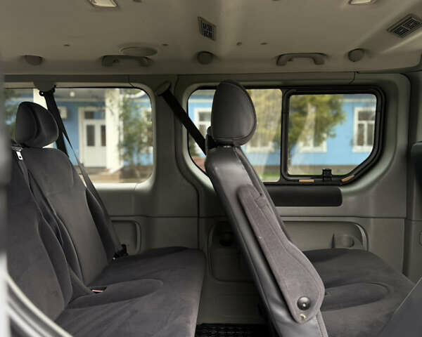 Сірий Рено Трафік, об'ємом двигуна 2 л та пробігом 295 тис. км за 14700 $, фото 16 на Automoto.ua