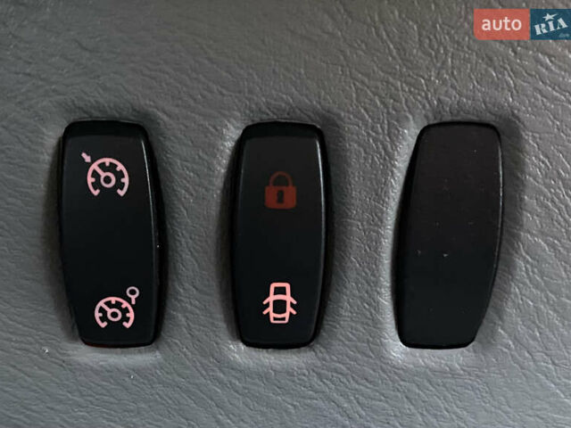 Серый Рено Трафик, объемом двигателя 2 л и пробегом 255 тыс. км за 13299 $, фото 16 на Automoto.ua