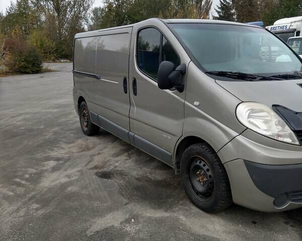 Рено Трафік 2012 у Хмельницькому на Automoto.ua Сірий Рено Трафік, об'ємом двигуна 0 л та пробігом 300 тис. км за 10999 $, фото 1 на Automoto.ua