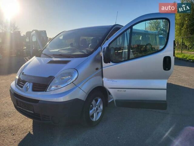 Серый Рено Трафик, объемом двигателя 2 л и пробегом 226 тыс. км за 12300 $, фото 57 на Automoto.ua