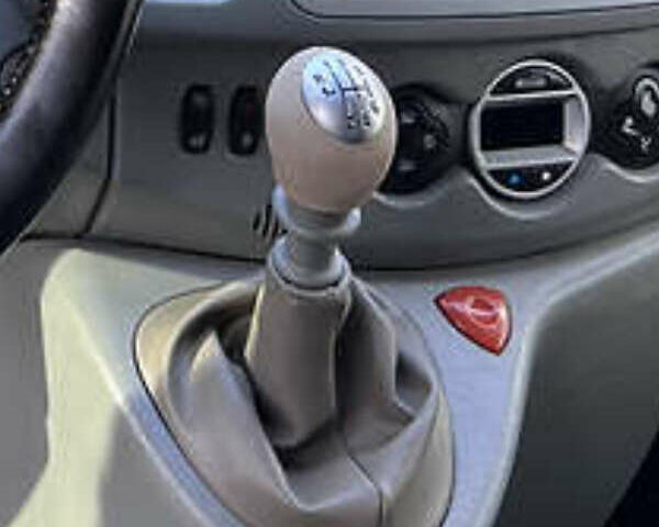 Сірий Рено Трафік, об'ємом двигуна 2 л та пробігом 380 тис. км за 14399 $, фото 7 на Automoto.ua