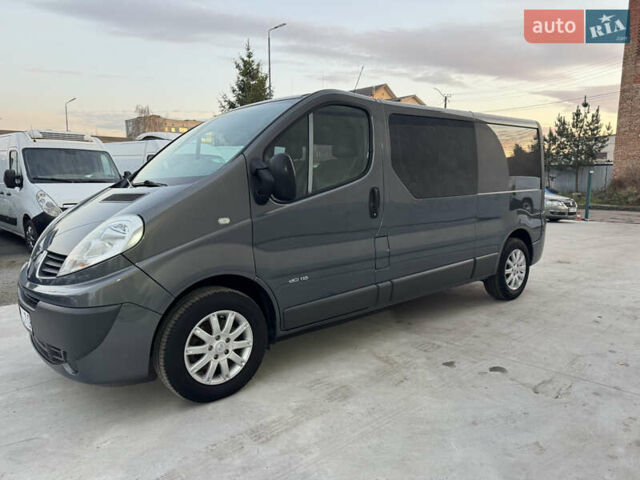 Серый Рено Трафик, объемом двигателя 2 л и пробегом 225 тыс. км за 13900 $, фото 1 на Automoto.ua