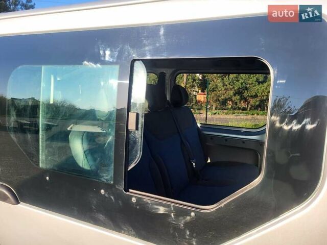 Серый Рено Трафик, объемом двигателя 2 л и пробегом 226 тыс. км за 12300 $, фото 23 на Automoto.ua