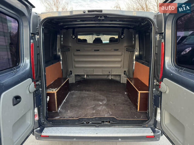 Серый Рено Трафик, объемом двигателя 2 л и пробегом 225 тыс. км за 13900 $, фото 11 на Automoto.ua