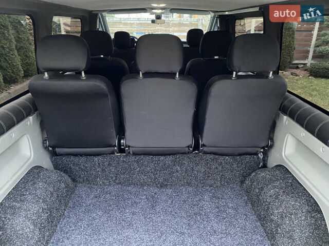 Серый Рено Трафик, объемом двигателя 2 л и пробегом 255 тыс. км за 13299 $, фото 25 на Automoto.ua