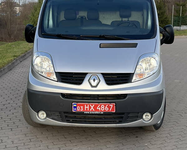 Серый Рено Трафик, объемом двигателя 2 л и пробегом 220 тыс. км за 12950 $, фото 7 на Automoto.ua