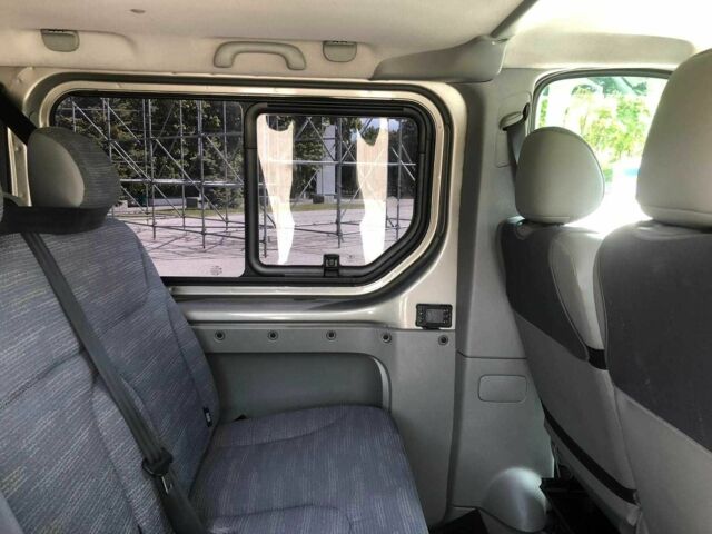 Серый Рено Трафик, объемом двигателя 2 л и пробегом 240 тыс. км за 12000 $, фото 8 на Automoto.ua