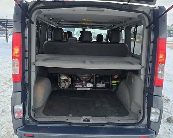 Серый Рено Трафик, объемом двигателя 2 л и пробегом 338 тыс. км за 15500 $, фото 18 на Automoto.ua