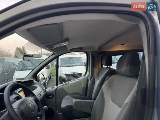 Серый Рено Трафик, объемом двигателя 2 л и пробегом 225 тыс. км за 13900 $, фото 23 на Automoto.ua