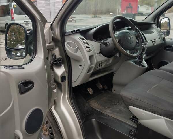 Рено Трафік 2012 у Хмельницькому на Automoto.ua Сірий Рено Трафік, об'ємом двигуна 0 л та пробігом 300 тис. км за 10999 $, фото 7 на Automoto.ua