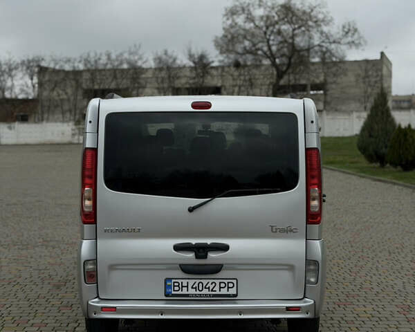 Сірий Рено Трафік, об'ємом двигуна 2 л та пробігом 295 тис. км за 14700 $, фото 5 на Automoto.ua