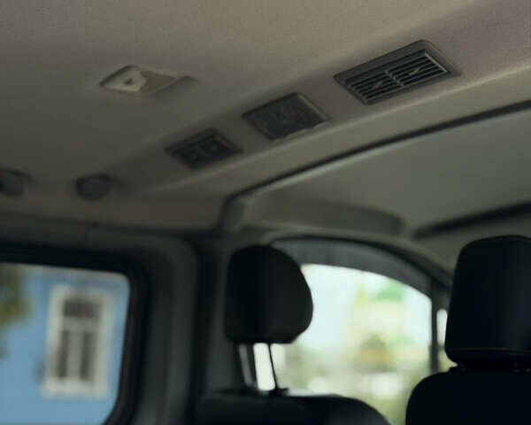 Сірий Рено Трафік, об'ємом двигуна 2 л та пробігом 295 тис. км за 14700 $, фото 12 на Automoto.ua