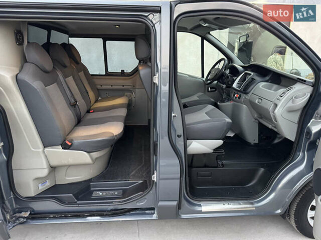 Серый Рено Трафик, объемом двигателя 2 л и пробегом 225 тыс. км за 13900 $, фото 12 на Automoto.ua