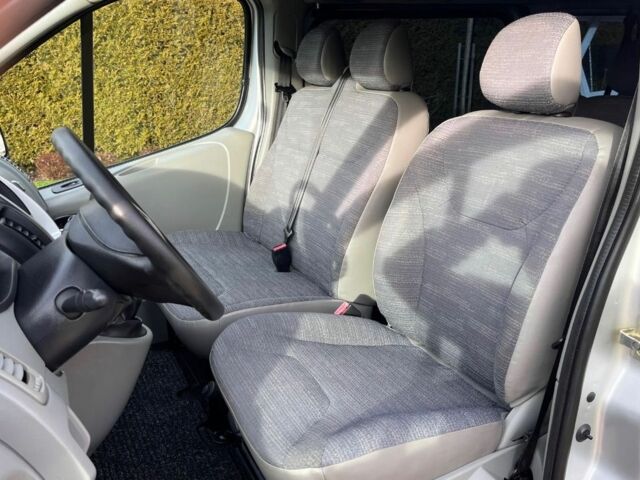 Серый Рено Трафик, объемом двигателя 2 л и пробегом 200 тыс. км за 8200 $, фото 17 на Automoto.ua