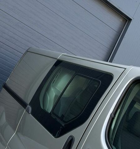 Сірий Рено Трафік, об'ємом двигуна 2 л та пробігом 253 тис. км за 13700 $, фото 51 на Automoto.ua