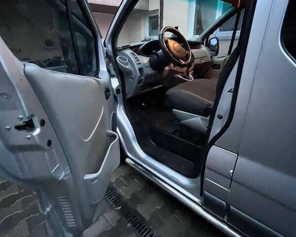 Серый Рено Трафик, объемом двигателя 2 л и пробегом 216 тыс. км за 14500 $, фото 16 на Automoto.ua