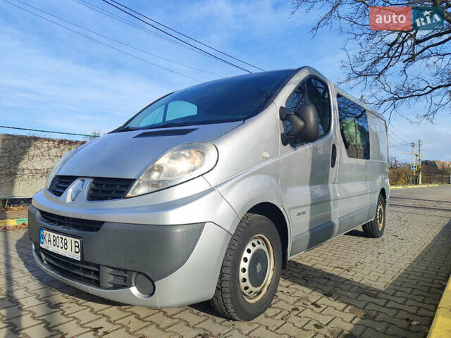Серый Рено Трафик, объемом двигателя 2 л и пробегом 340 тыс. км за 11699 $, фото 1 на Automoto.ua