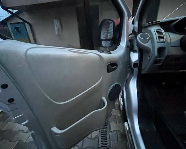 Серый Рено Трафик, объемом двигателя 2 л и пробегом 216 тыс. км за 14500 $, фото 17 на Automoto.ua