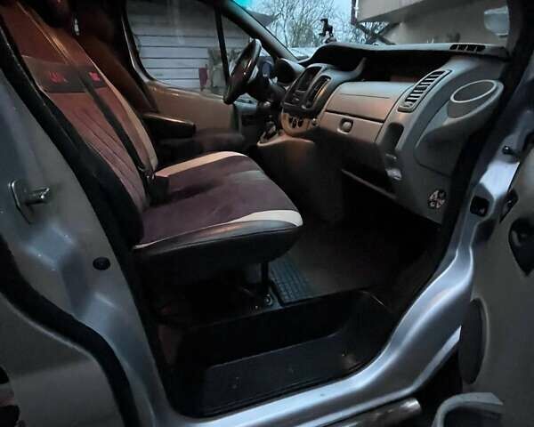 Серый Рено Трафик, объемом двигателя 2 л и пробегом 216 тыс. км за 14500 $, фото 15 на Automoto.ua