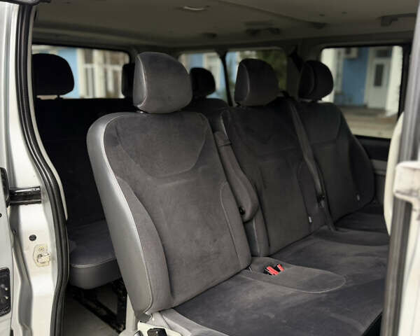 Сірий Рено Трафік, об'ємом двигуна 2 л та пробігом 295 тис. км за 14700 $, фото 14 на Automoto.ua